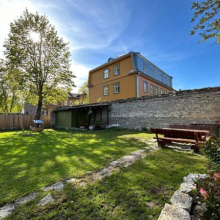 Garden Studio Next To Telliskivi & Old Town Tallinn Extérieur photo