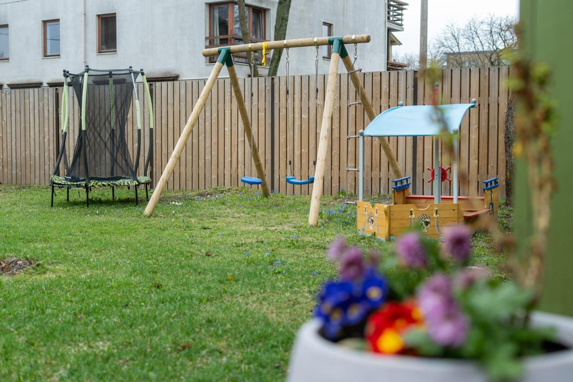 Garden Studio Next To Telliskivi & Old Town Tallinn Extérieur photo